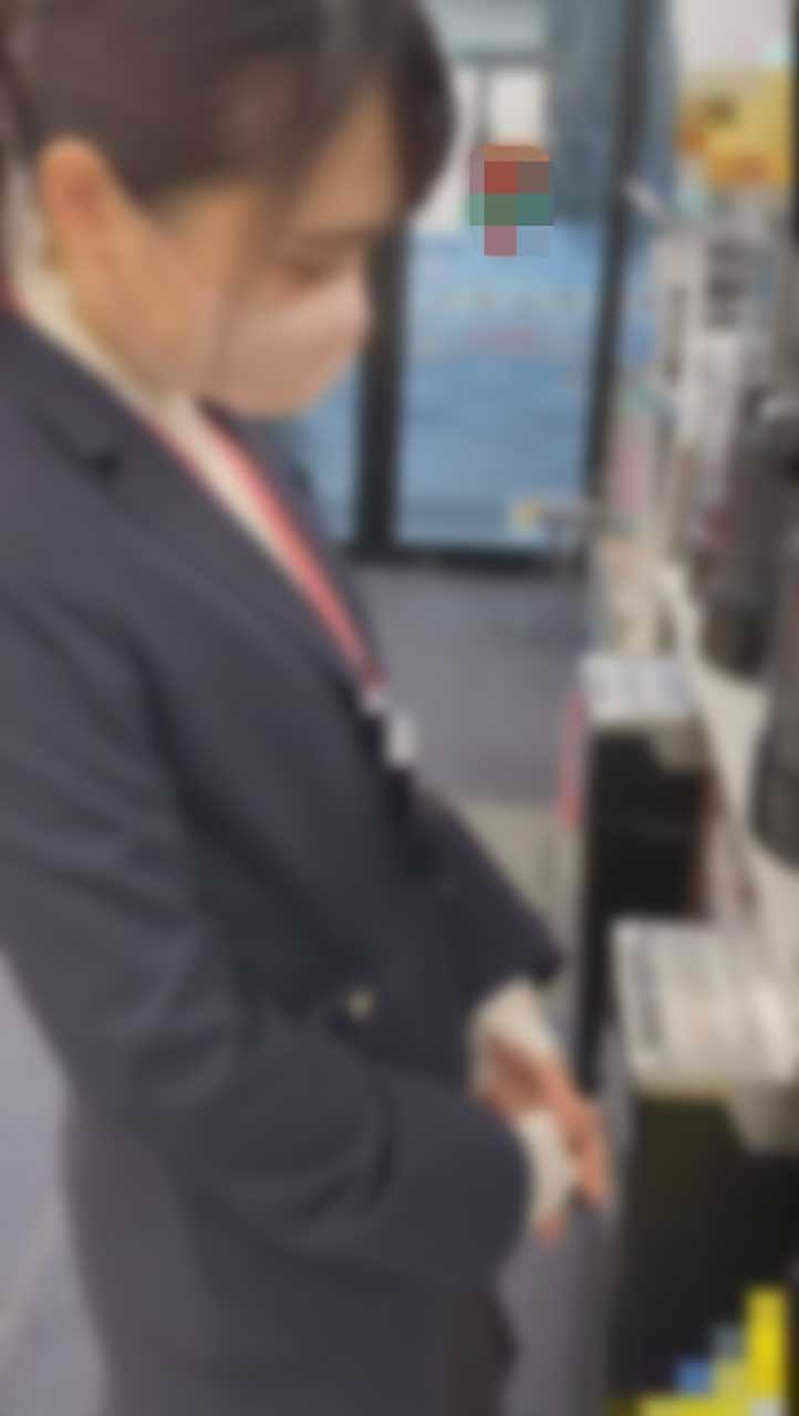 「#67」田舎から上京した新米社会人1年生。仕事终わりのスーツ姿が萌える！下着をずらして挿入～着衣のまま大量中出